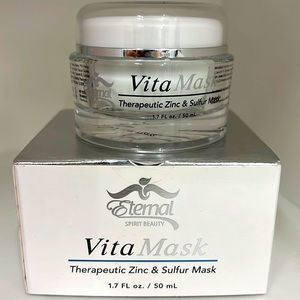 Vita facial Mask, intensive treatment to clean skin impurities, clay based.